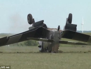 Spitfire ανατρέπεται κατά τη διάρκεια της απογείωσης (βίντεο)